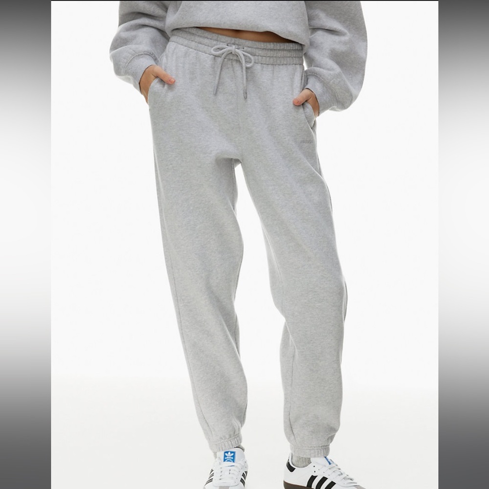 Aritzia TNA boyfriend light sweatpant